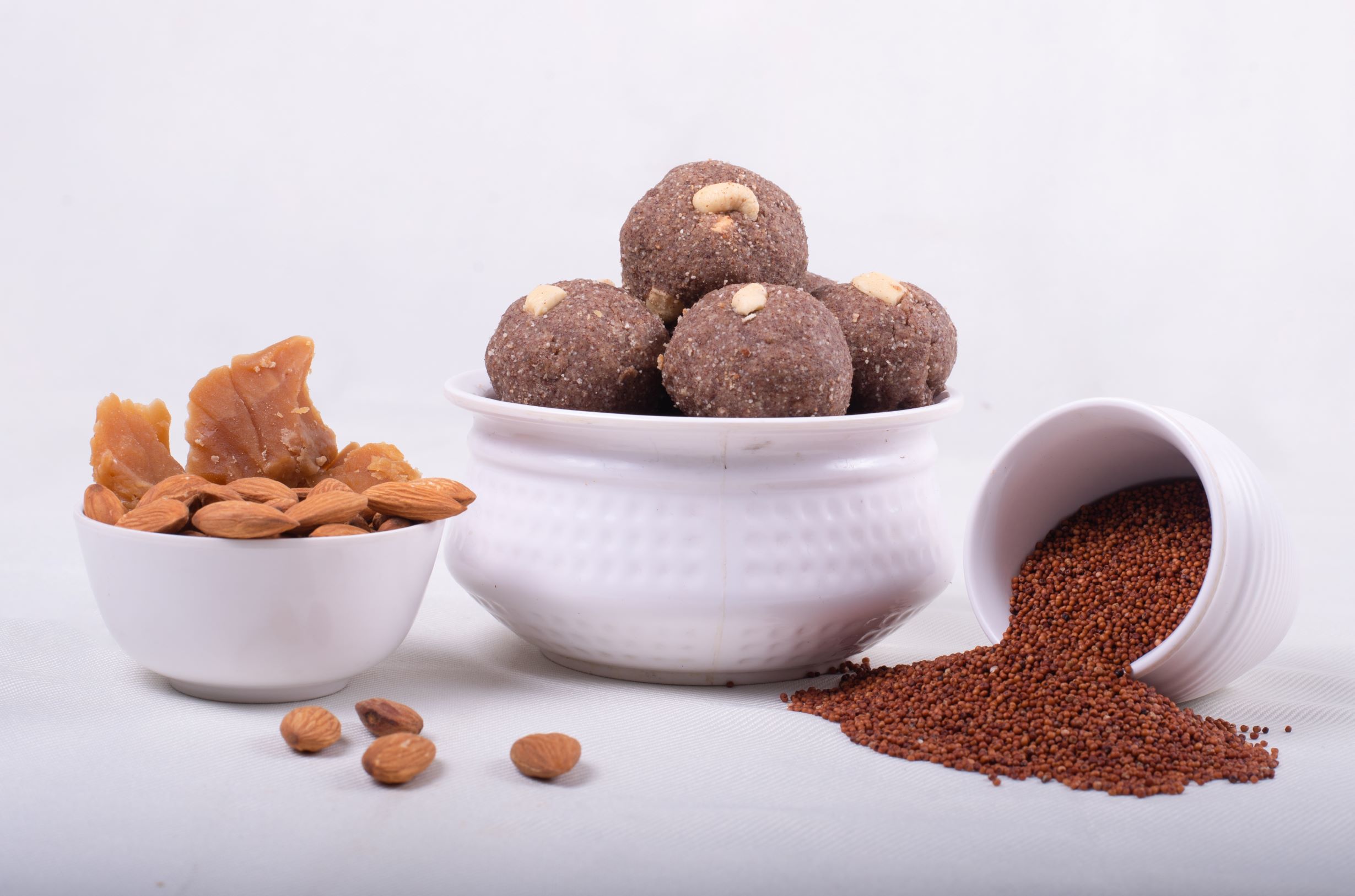Earthy Rasoi Raagi Laddoo